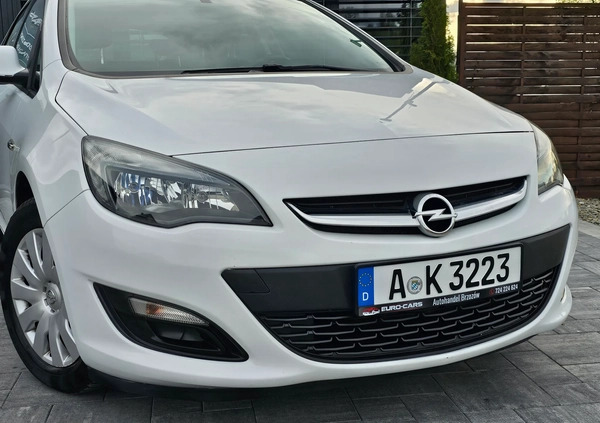 Opel Astra cena 35900 przebieg: 120000, rok produkcji 2015 z Brzozów małe 781